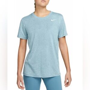 Women’s Nike Dri-Fit The Nike Tee Legend Short Sleeve Athletic Shirt Medium